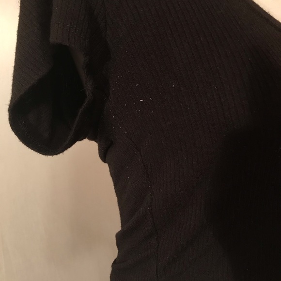 Bozzolo V Neck Crop Top - Picture 5 of 8